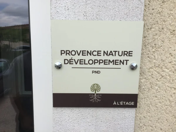 plaque plexiglass enseigne