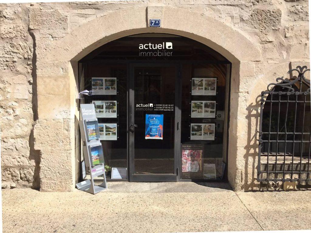 Marquah=ge adhésifs vitrine Saint rémy de provence