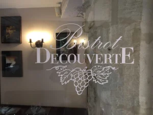 Adhésif vitrine Nimes et Beaucaire
