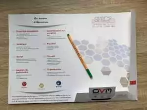 chemise a rabats avec fente carte de visite