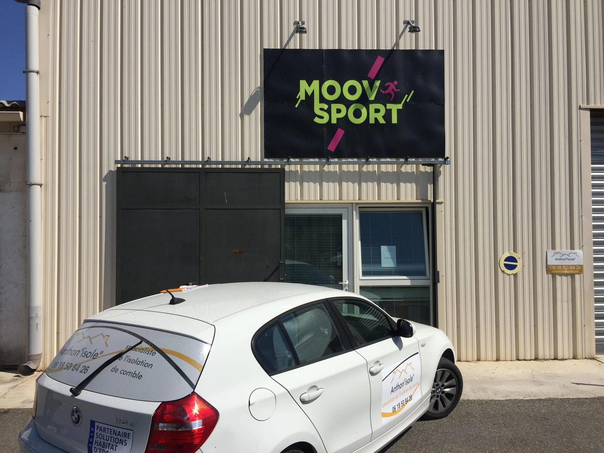 Enseigniste pour  magasin de sport