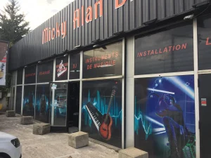 adhésif vitrine opaque Décoration avec adhésifs micro perforé