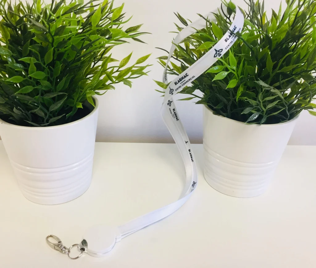 Cordon usb personnalisé tour de cou