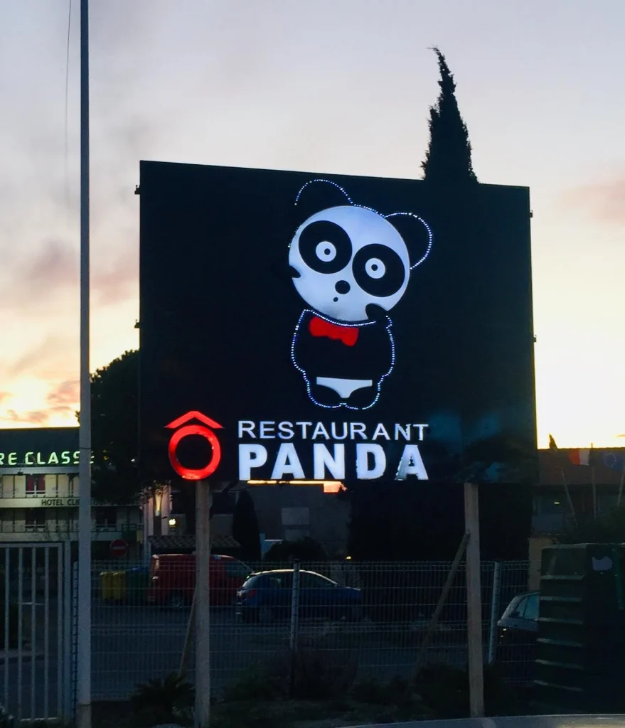 Enseigne lumineuse panneau Cavaillon Avignon Éclairage