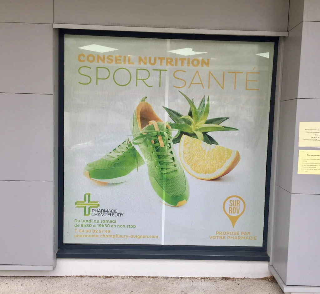 adhesif microperforé vitrine