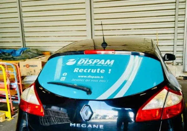 Micro perforé voiture arrière