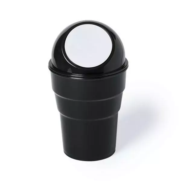 Corbeille à placer dans l´emplacement du cendrier de la voiture. Munie d´un couvercle à fermeture automatique. Design bicolore élégant.
