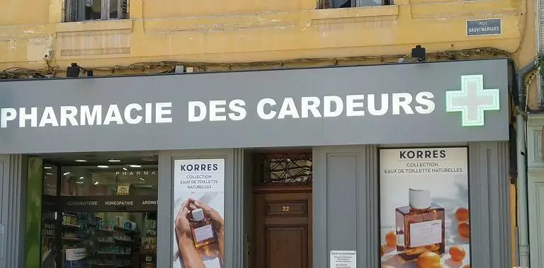 enseigne pharmacie croix lumineuse