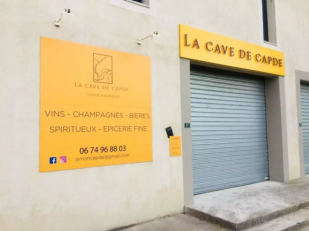 Panneau enseigne Avignon lettres découpées horaires panneau alu