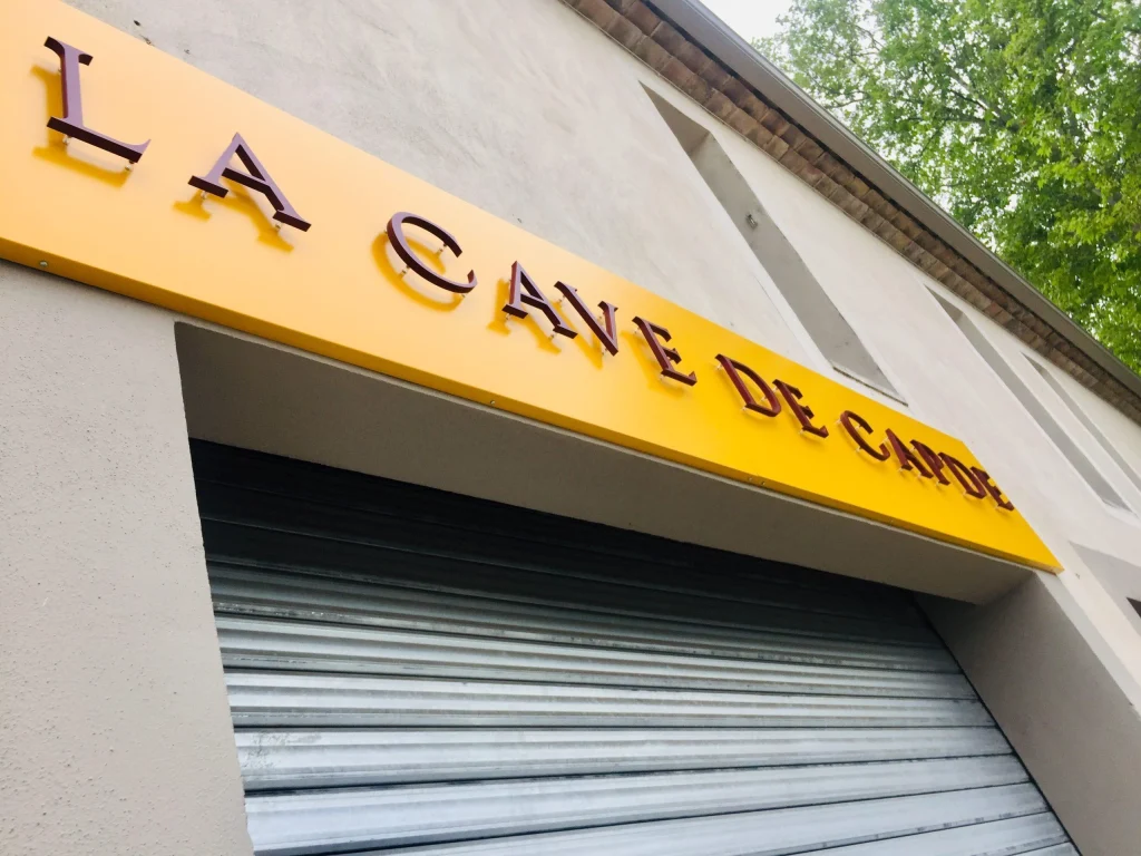 Panneau enseigne Avignon lettres découpées