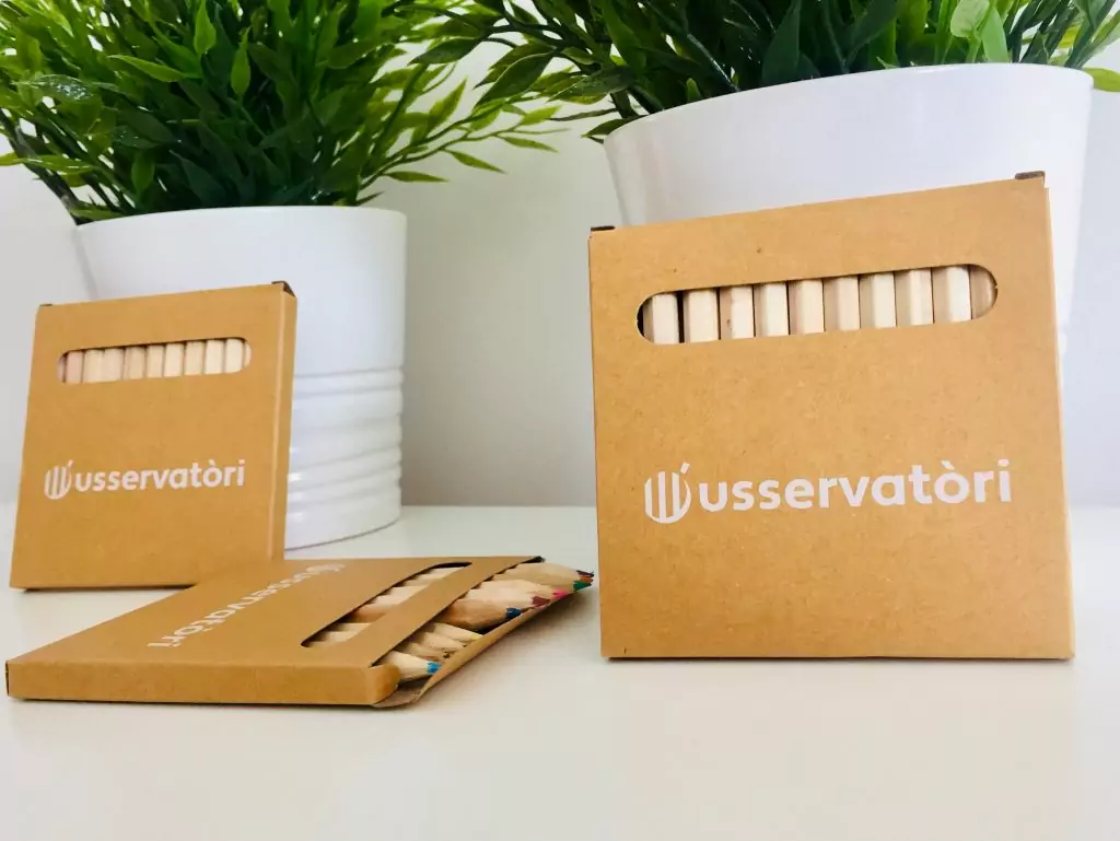 tote bag sélection de goodies crayons