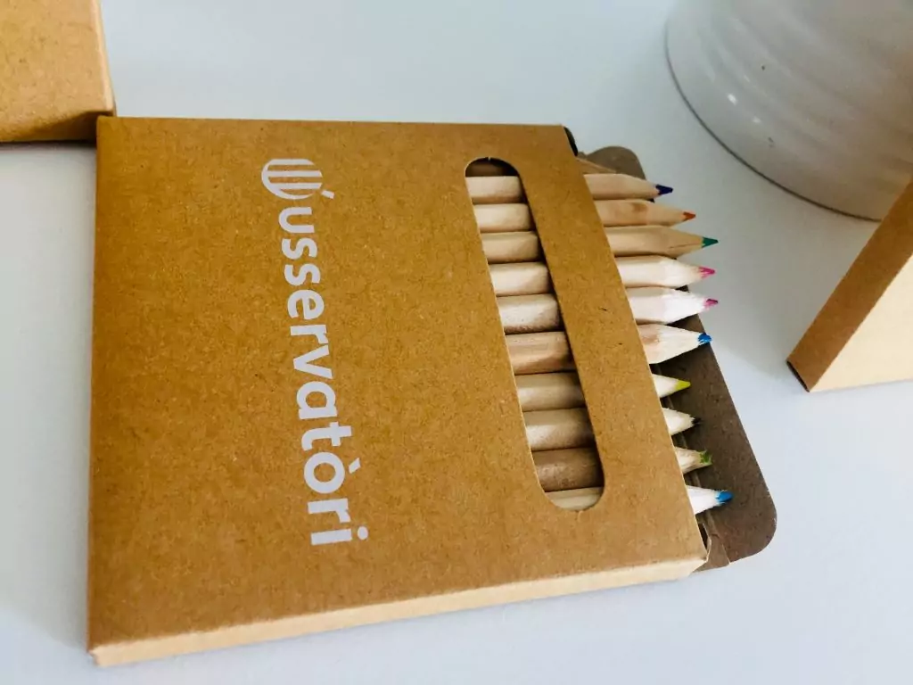 tote bag sélection de goodies crayons