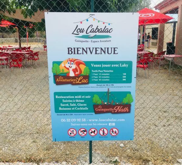 panneau publicitaire guinguette bord de route