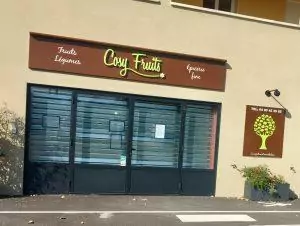 enseigne lettres découpées fruits et légumes