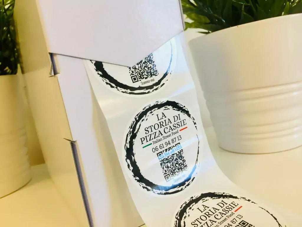 Étiquettes packaging rondes brillantes