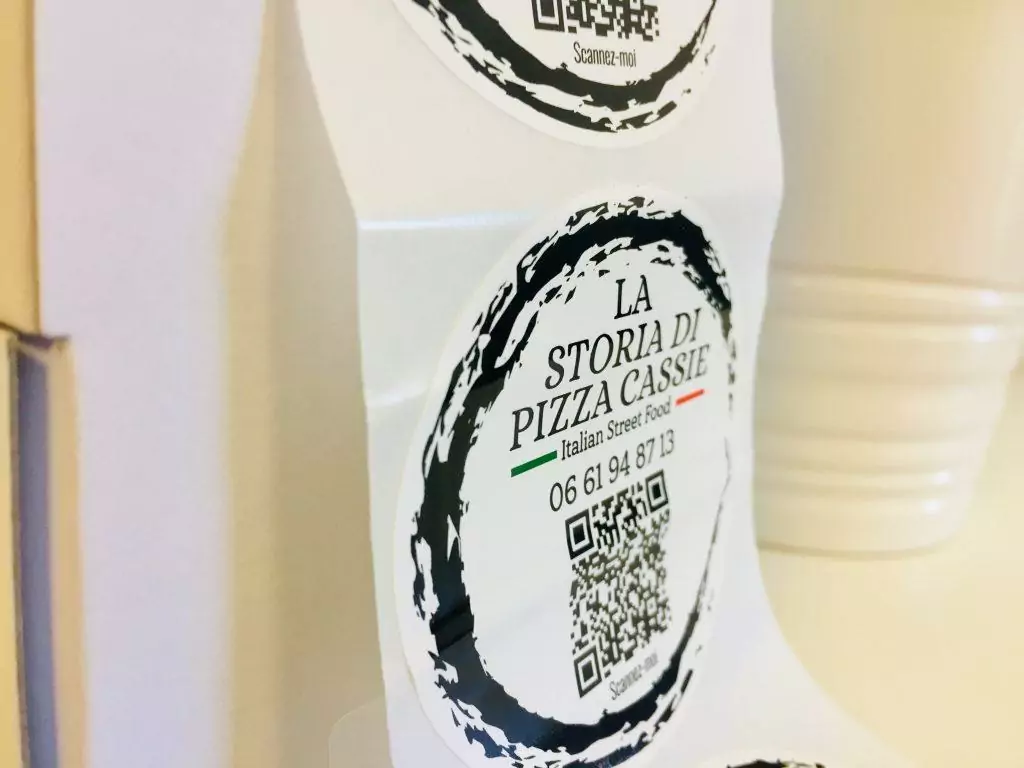 Étiquettes packaging rondes brillantes