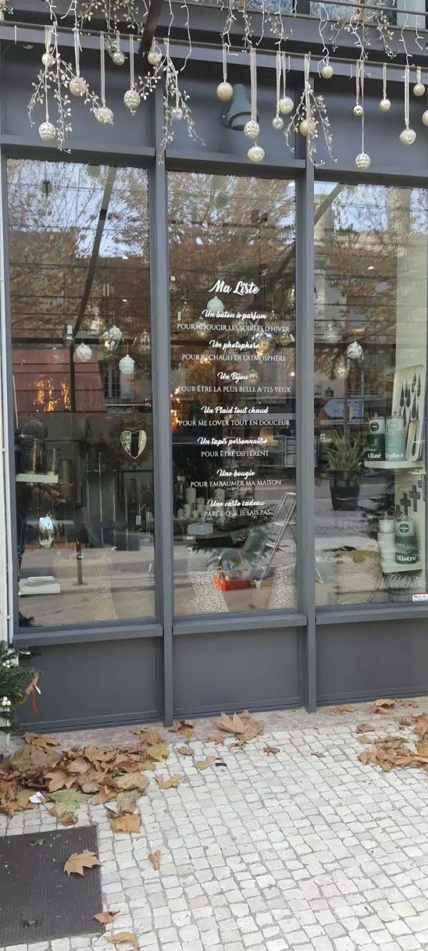 adhesif décoration vitrine magasin deco