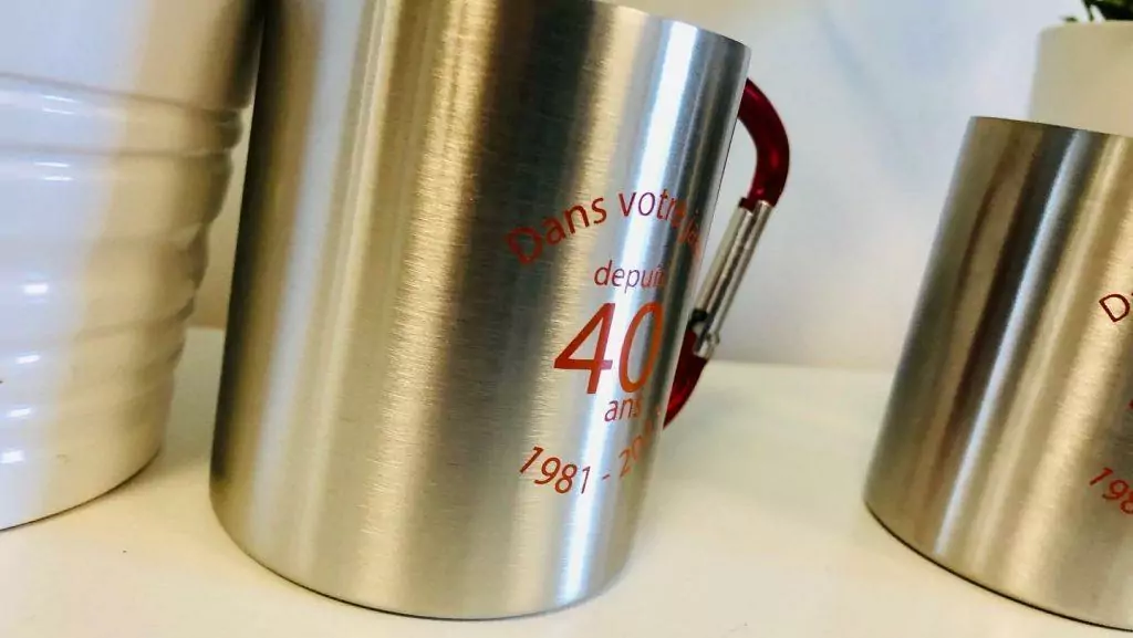 Mug goodies metal personnalisés objet pub
