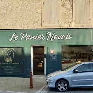 enseigne lettres découpées Noves