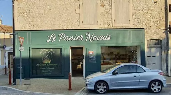 enseigne lettres découpées Noves