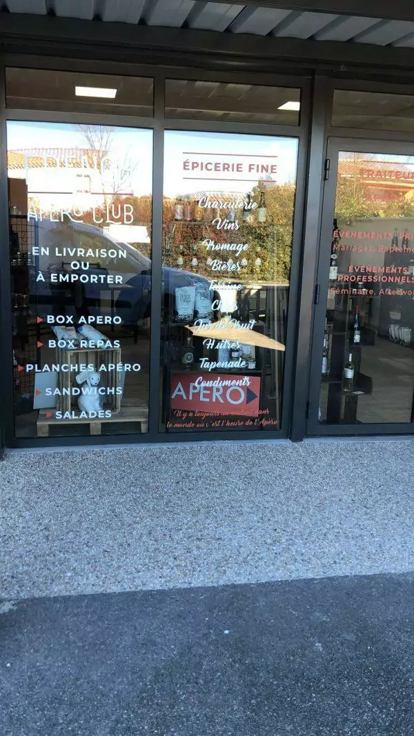 adhésif mural vitrine magasin