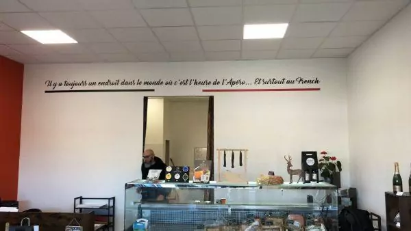 adhésif mural vitrine magasin