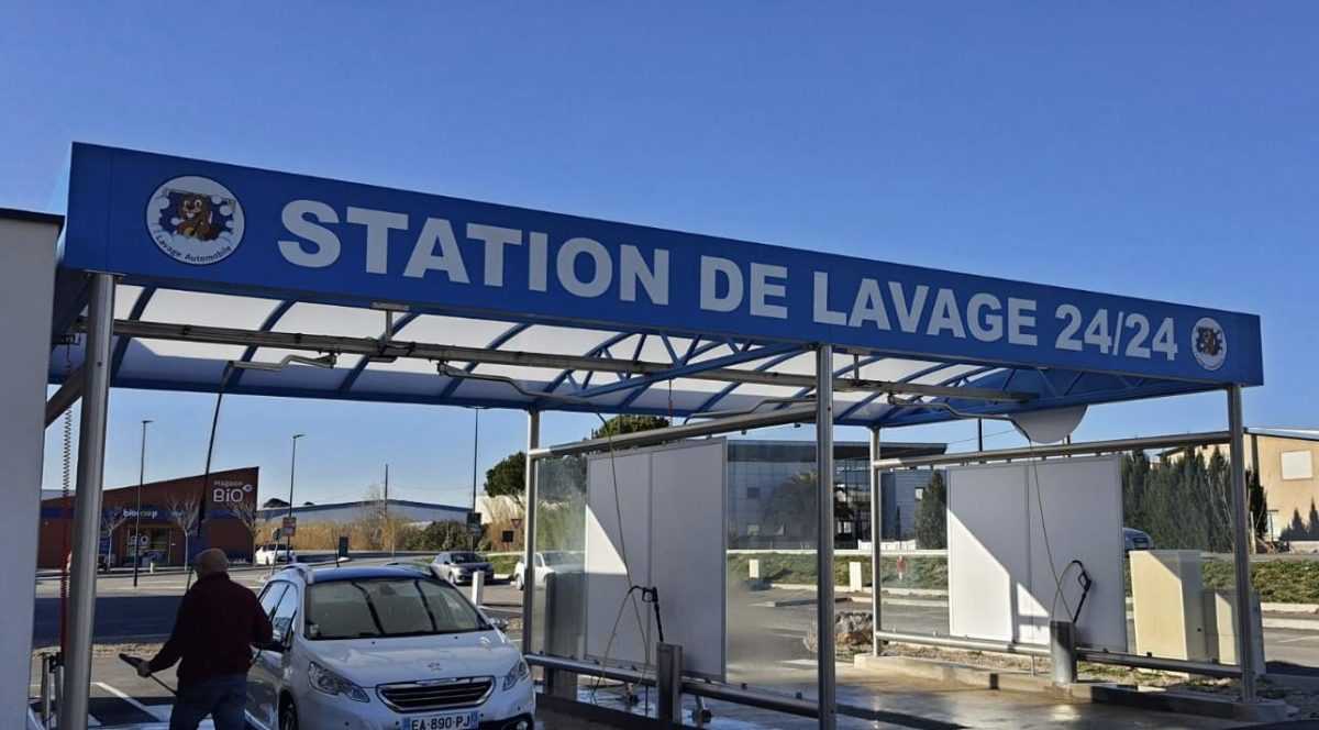 Enseigne lumineuse pour station-service : bénéfices, règles et