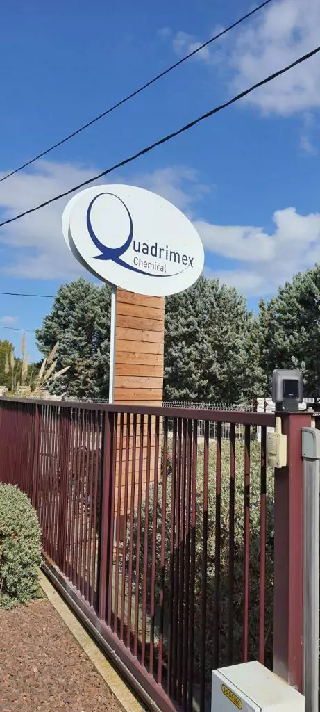 totem publicitaire signalétique