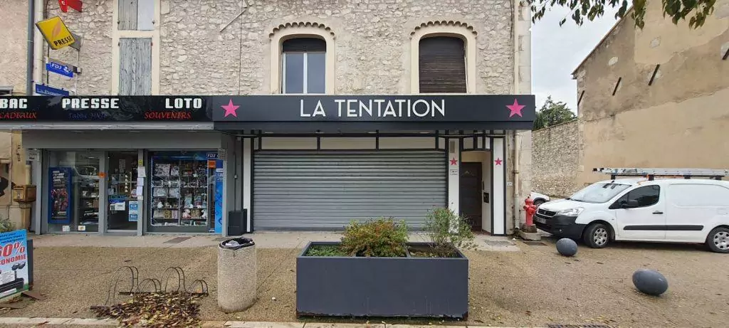 Enseigne caisson lumineux pret a porter