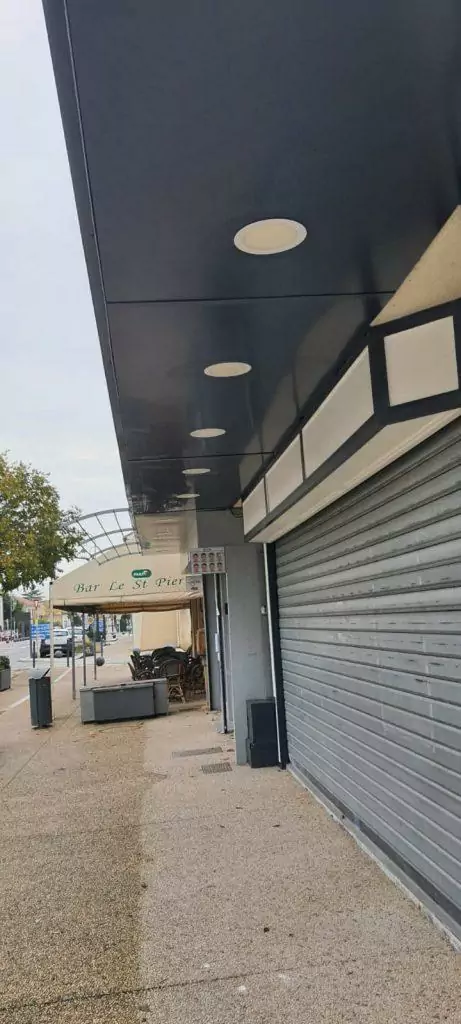 Enseigne caisson lumineux pret a porter