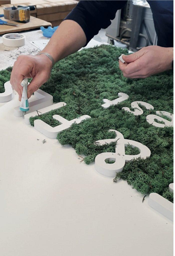 Enseigne végétale personnalisée