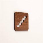 Pictogramme escaliers découpé en bois