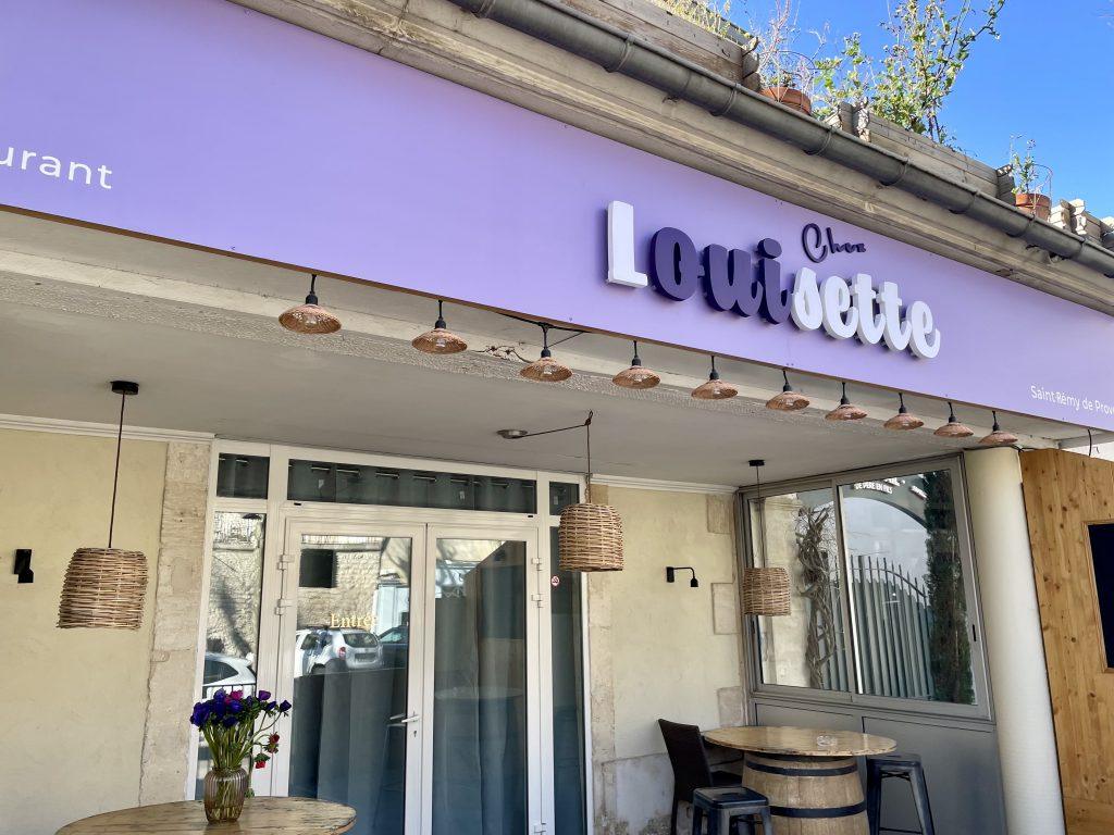 Enseigne lettres découpées