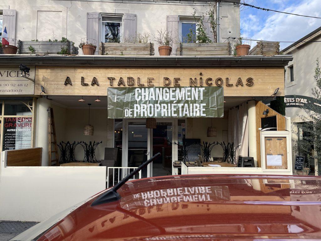 Enseigne lettres découpées