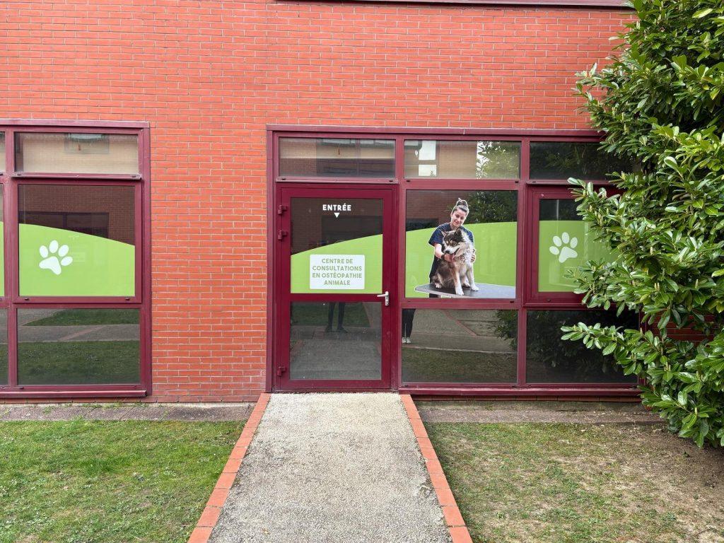 Etude fabrication et pose d'adhésifs pour école