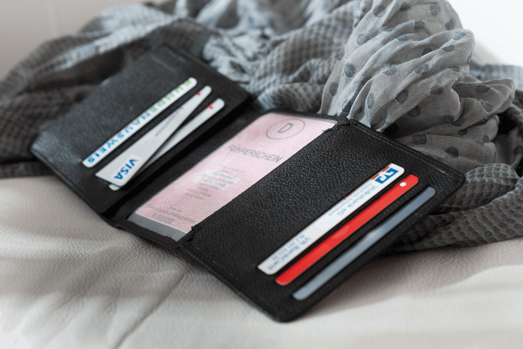 Image du produit: "Porte-cartes en cuir véritable WALL STREET"