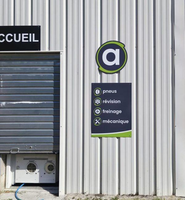 Enseigne panneaux garage automobile