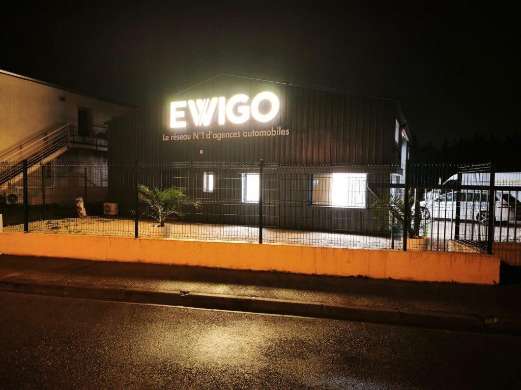 Enseigne lumineuse garage automobile