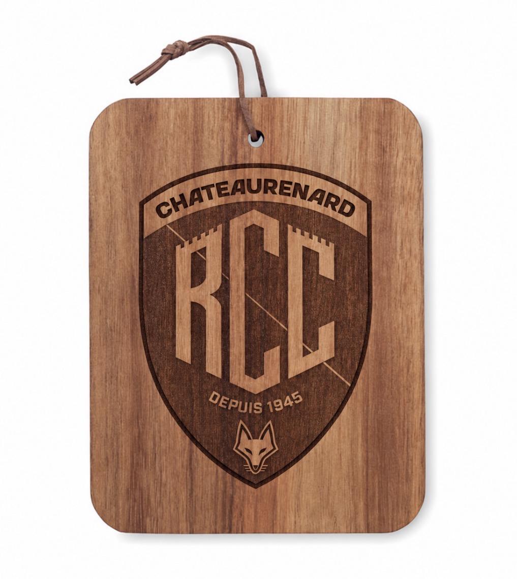 Planche à découper personnalisée Rcc Chateaurenard avec blason gravé et lanière